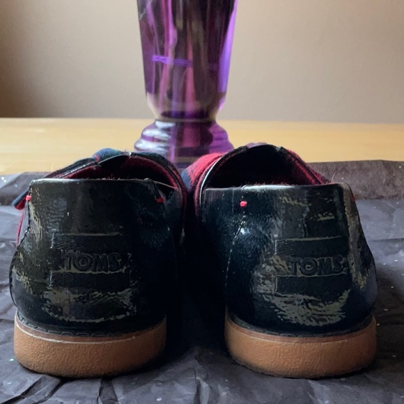 ⚫️🔴 TOMS BLACK PATIENT LEATHER SHOES WITH PLAID BOWS 🔴⚫️ - Picture 10 of 16
